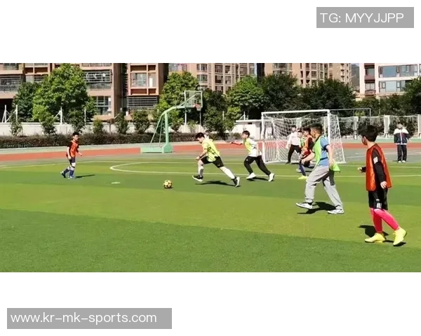 推动小学校园足球发展方案促进学生全面素质提升与健康成长